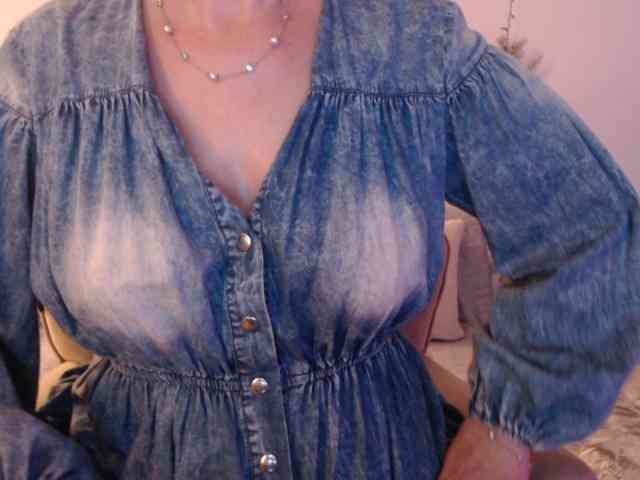 goodSnowQueen webcam