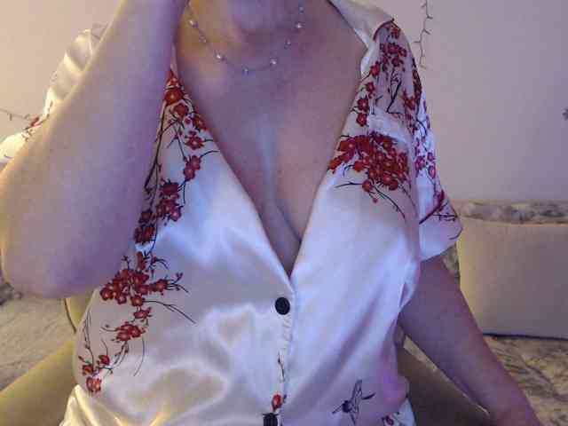 goodSnowQueen webcam