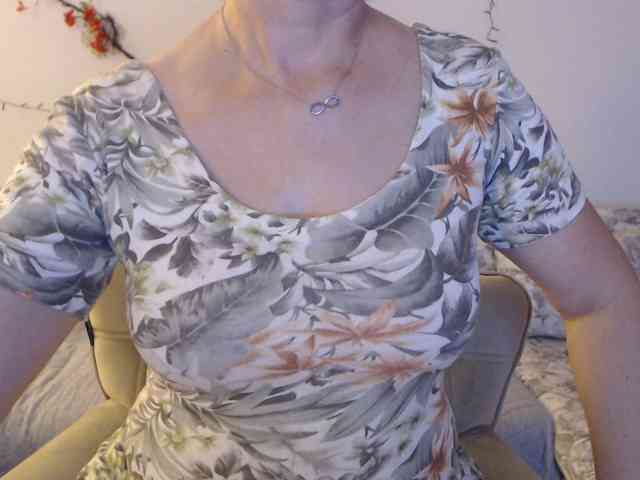 goodSnowQueen webcam