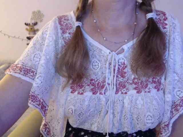 goodSnowQueen webcam