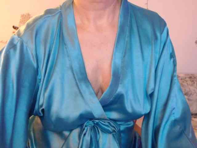 goodSnowQueen webcam