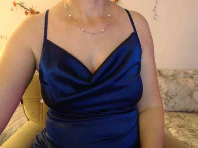 goodSnowQueen webcam