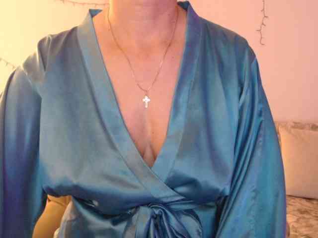 goodSnowQueen webcam