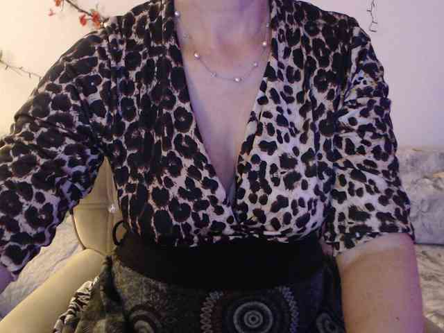 goodSnowQueen webcam