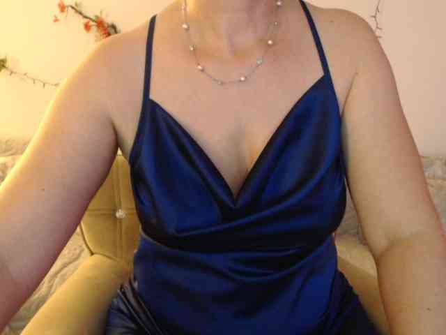 goodSnowQueen webcam