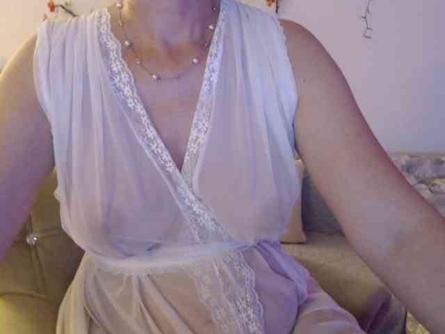 goodSnowQueen webcam