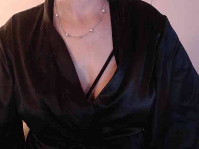 goodSnowQueen webcam