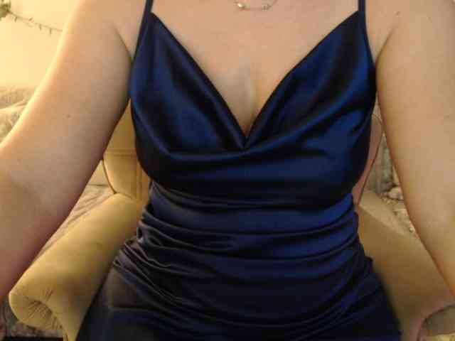 goodSnowQueen webcam