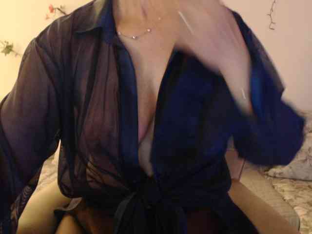 goodSnowQueen webcam