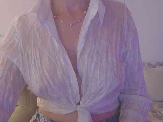 goodSnowQueen webcam