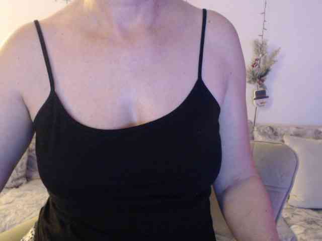 goodSnowQueen webcam