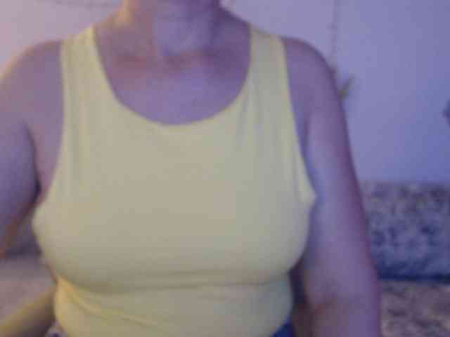 goodSnowQueen webcam