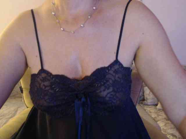 goodSnowQueen webcam