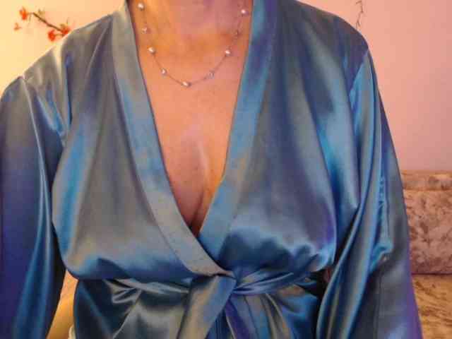 goodSnowQueen webcam