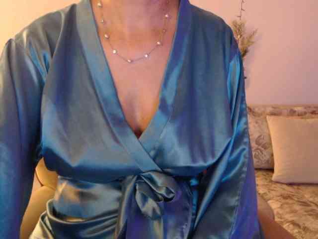 goodSnowQueen webcam