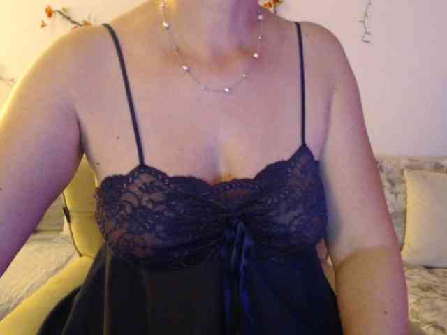 goodSnowQueen webcam
