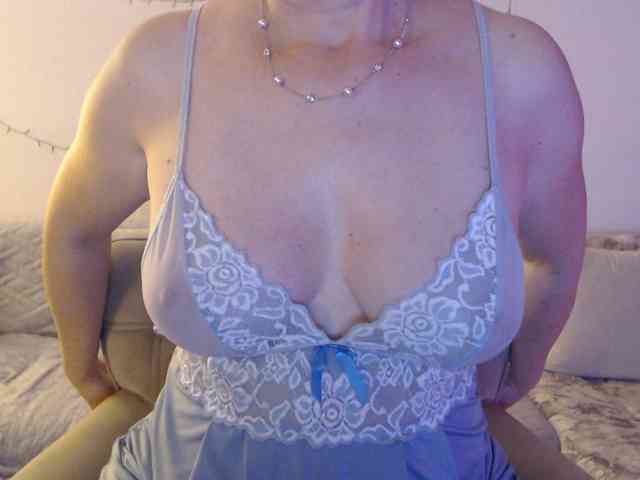 goodSnowQueen webcam