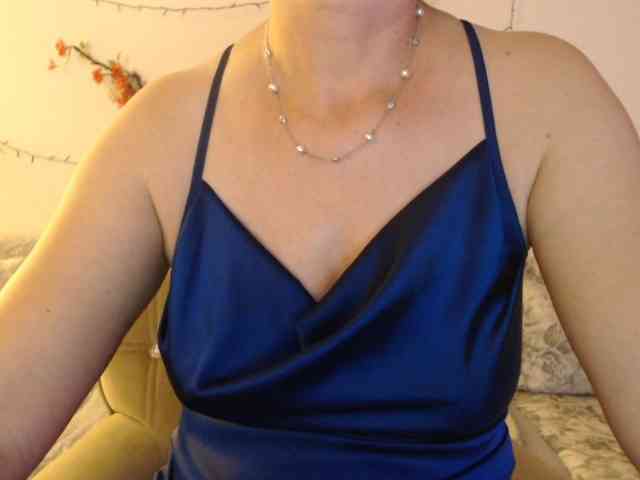 goodSnowQueen webcam