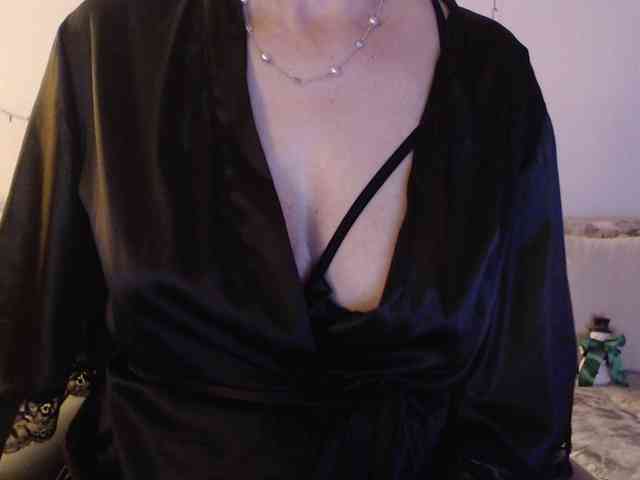 goodSnowQueen webcam