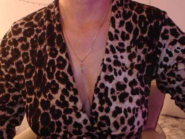 goodSnowQueen webcam