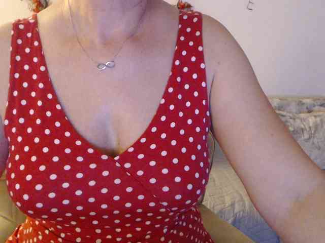 goodSnowQueen webcam