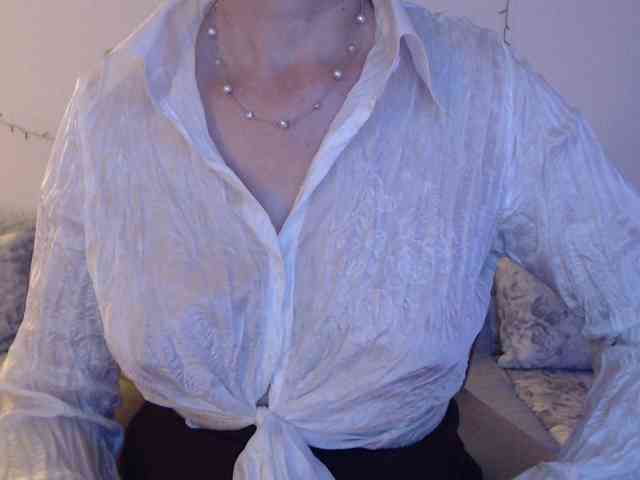 goodSnowQueen webcam