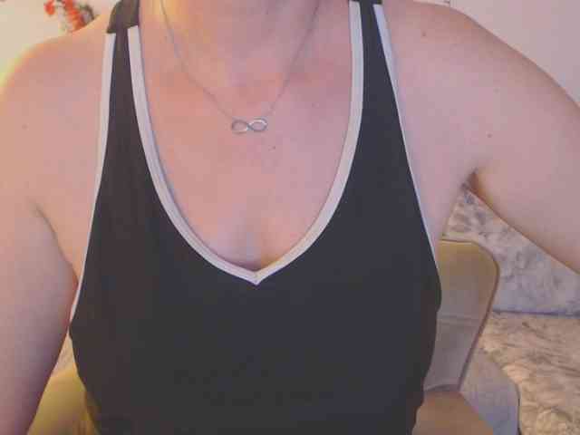 goodSnowQueen webcam