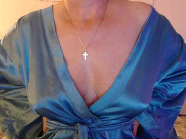 goodSnowQueen webcam