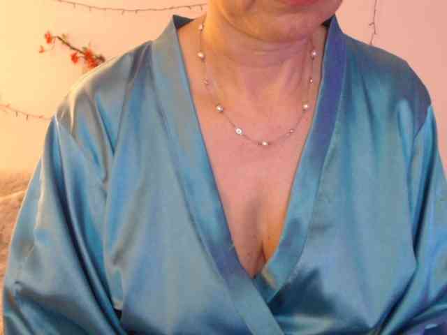 goodSnowQueen webcam