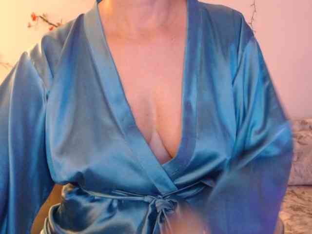 goodSnowQueen webcam