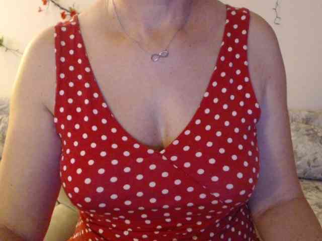 goodSnowQueen webcam