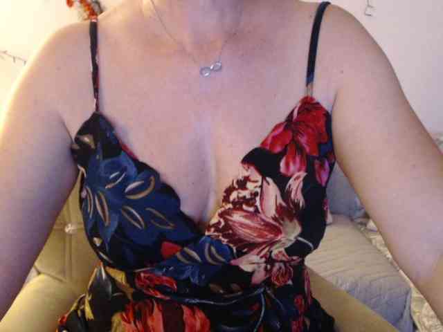goodSnowQueen webcam