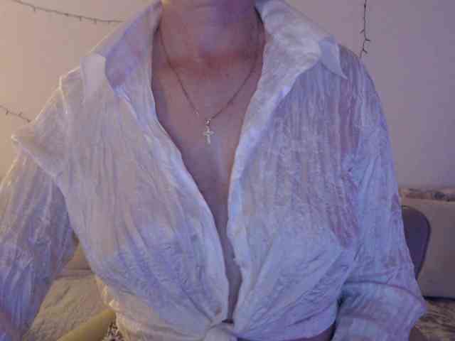 goodSnowQueen webcam