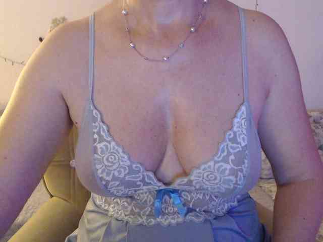 goodSnowQueen webcam