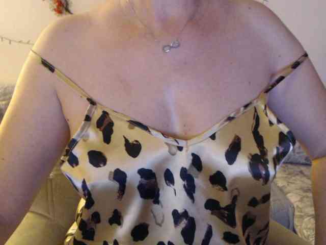 goodSnowQueen webcam