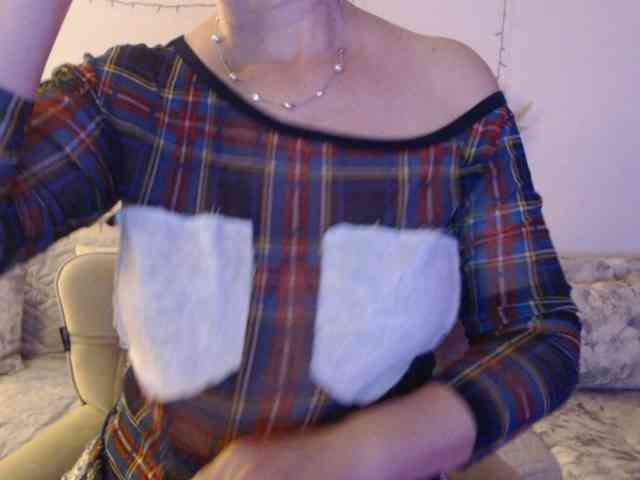 goodSnowQueen webcam