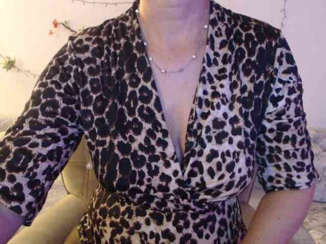 goodSnowQueen webcam