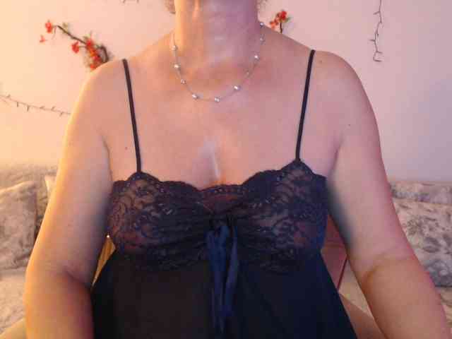 goodSnowQueen webcam