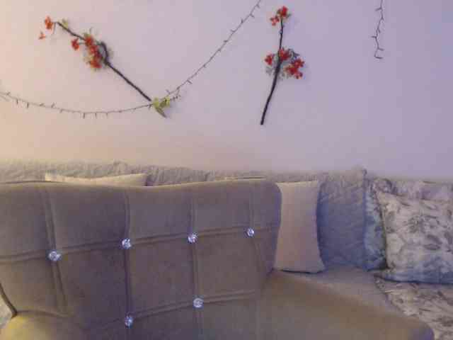 goodSnowQueen webcam