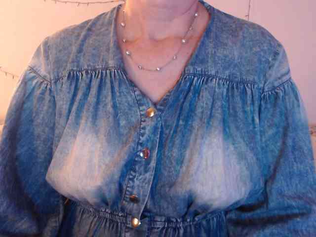 goodSnowQueen webcam