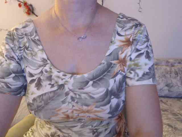 goodSnowQueen webcam