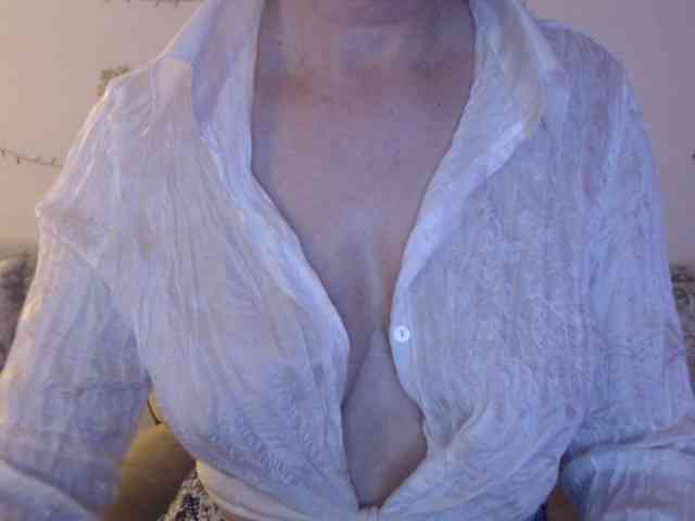 goodSnowQueen webcam