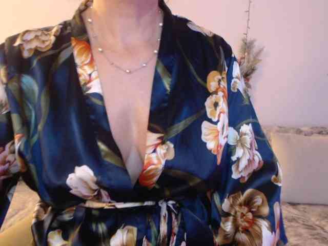 goodSnowQueen webcam