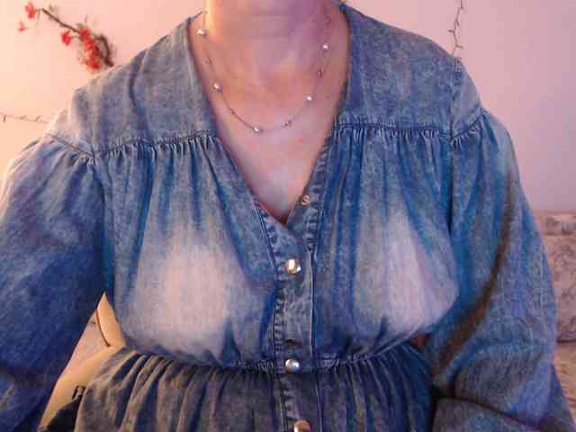 goodSnowQueen webcam