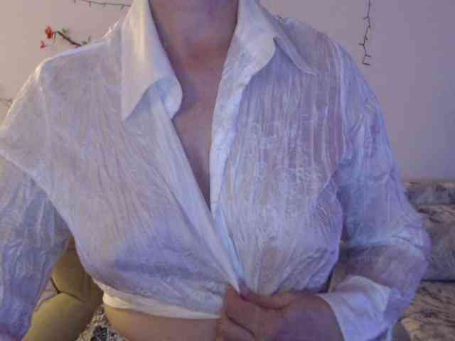 goodSnowQueen webcam