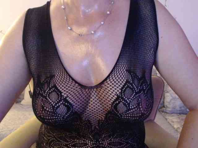 goodSnowQueen webcam