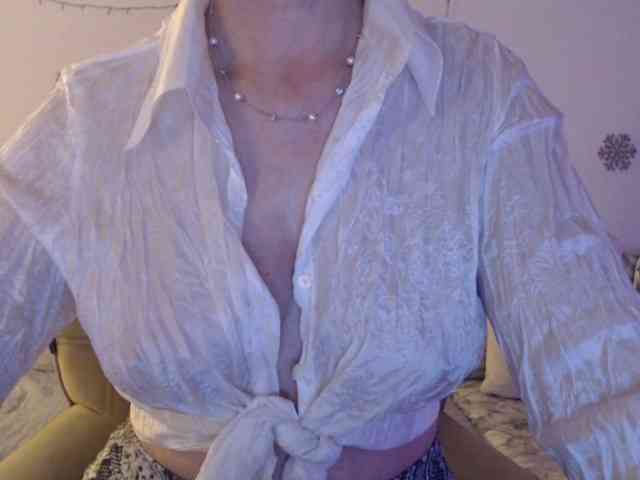 goodSnowQueen goodSnowQueen