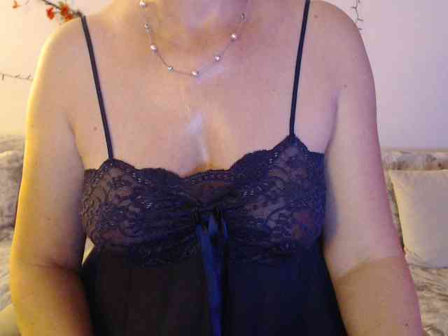 goodSnowQueen webcam