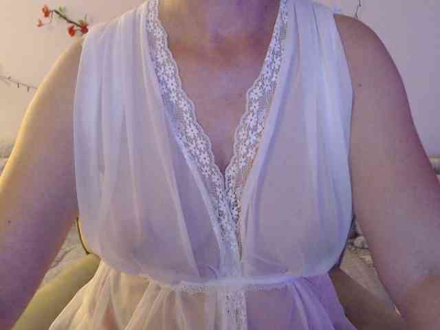 goodSnowQueen webcam