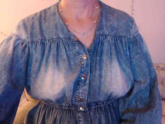 goodSnowQueen webcam